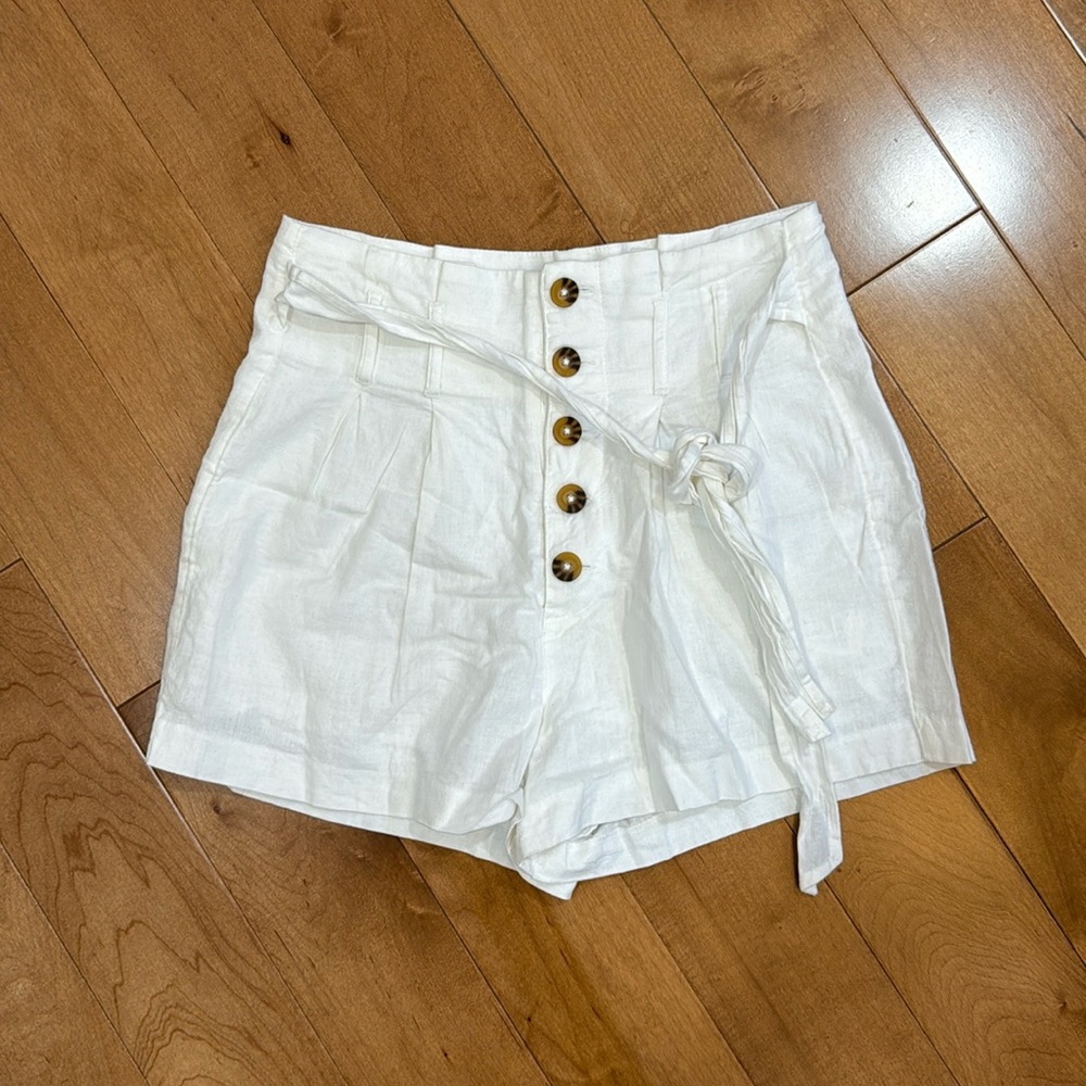 Abercrombie & Fitch White Linen Blend Shorts — XS